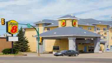 Super 8 by Wyndham Saskatoon Near Saskatoon Airport i Saskatoon, SK