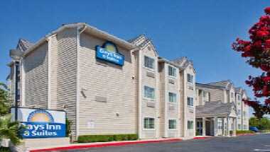 Days Inn & Suites by Wyndham Antioch a Antioch, CA