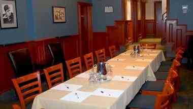 Acclamation Bar & Grill в Hamilton, ON