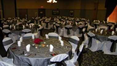 The Oak Creek Community Center a Oak Creek, WI