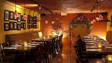 Christina's on the Danforth в Toronto, ON