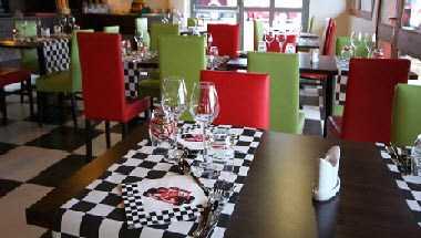 Hotel Kyriad Design Enzo Montlucon в Saint-Victor, FR