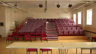 The Leconfield Hall em Petworth, GB1