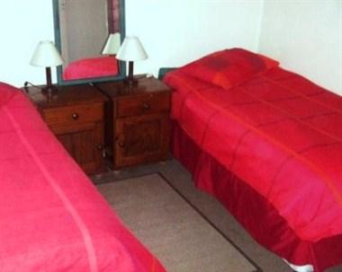 Sun-Lourie Resort в Pennington, ZA