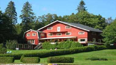 Auberge du Lac Paquin in Sainte-Marguerite-du-Lac-Masson, QC