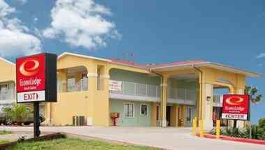 Econo Lodge Inn & Suites San Antonio near Frost Bank Center em San Antonio, TX