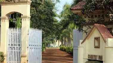 Country Roads in Howrah, IN