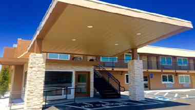 Days Inn by Wyndham Yosemite Area в Fresno, CA