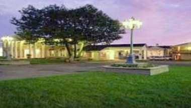 Econo Lodge Brossard в Brossard, QC