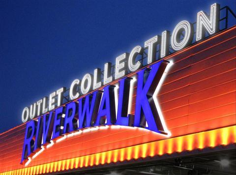 Colección Outlet en Riverwalk