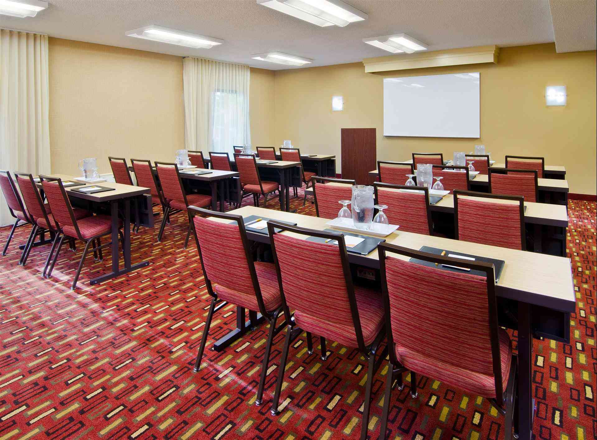 Courtyard by Marriott Huntsville University Drive a Huntsville, AL