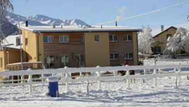 San Jon - Reitstall Und Saloon à Scuol, CH