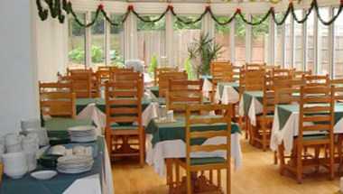 Gainsborough Lodge a Horley, GB1