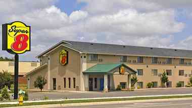 Super 8 by Wyndham Willmar a Willmar, MN