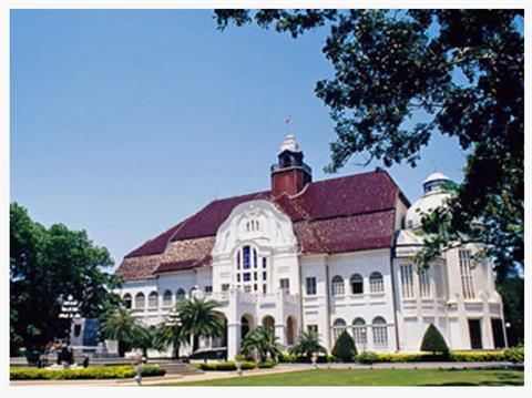 Phra Ram Ratchaniwet Palace