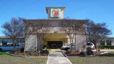 Super 8 by Wyndham San Antonio at I-10 in SAN ANTONIO, TX