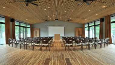 Naked Retreats i Huzhou, CN