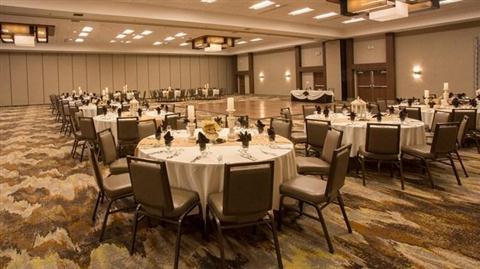 DoubleTree by Hilton Hotel Fresno Convention Center a Fresno, CA