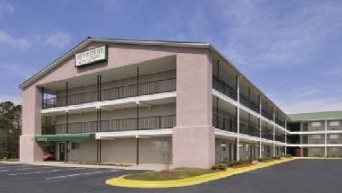 Savannah Suites Stone Mountain image