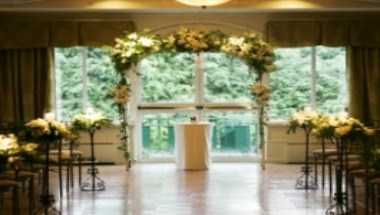 Abigail Kirsch at Tappan Hill Mansion a Tarrytown, NY