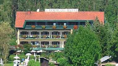 Strandhotel Habich in Krumpendorf am Worthersee, AT