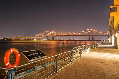 The Outlet Collection at the Riverwalk