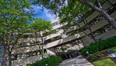 One Northbrook Place à Northbrook, IL