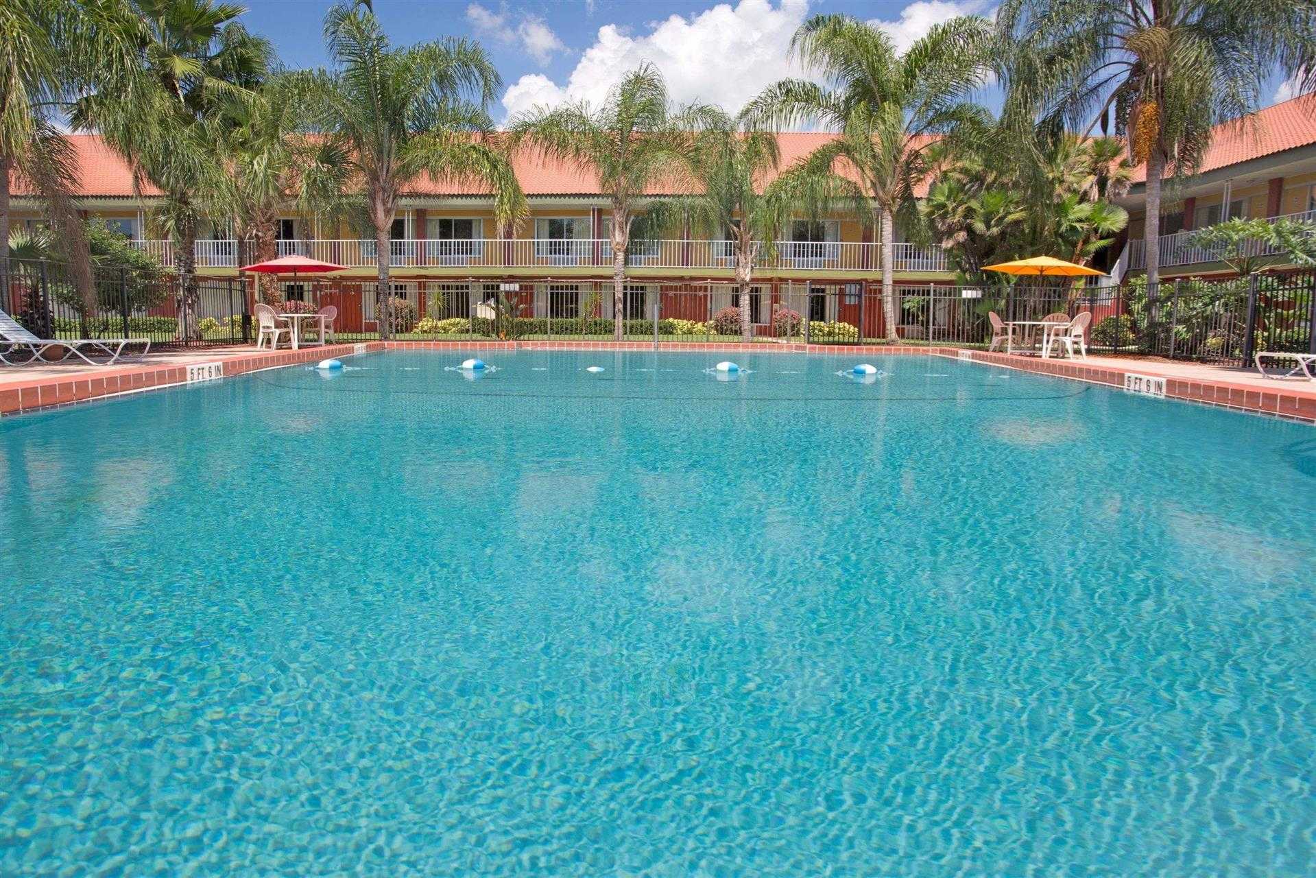 Days Inn by Wyndham Cocoa Cruiseport West At I-95/524 en Cacao, FL