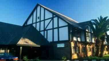 Cresta Churchill Hotel в Bulawayo, ZW