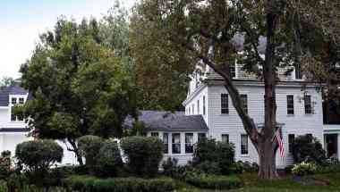 Brewster, MA 的 Old Manse Inn
