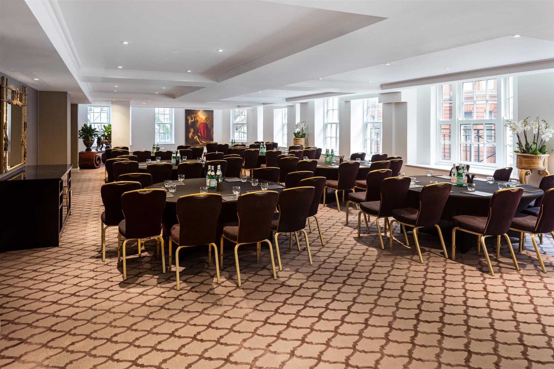 Изображение помещения для встречи