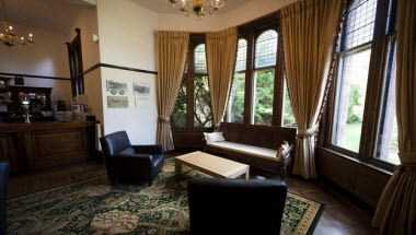 Walton Hall & Gardens in Warrington, GB1