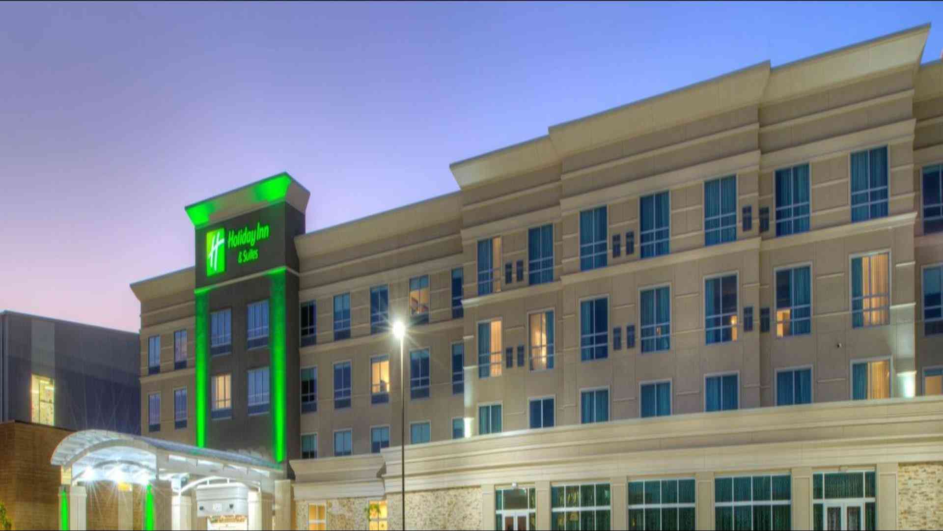 Holiday Inn Express & Suites Decatur a Decatur, AL