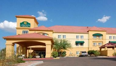 La Quinta Inn & Suites by Wyndham Phoenix I-10 West image