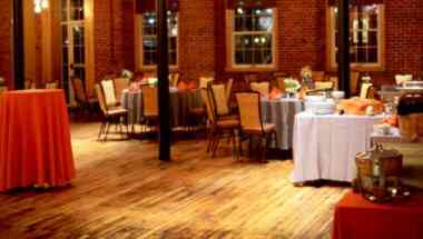 Riverside Room en Mánchester, NH