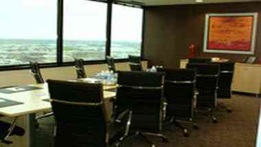 Regus - Minneapolis - Fifth Street Towers в Minneapolis, MN