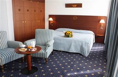 Hotel Restaurant Le Yachtman à La Rochelle, FR