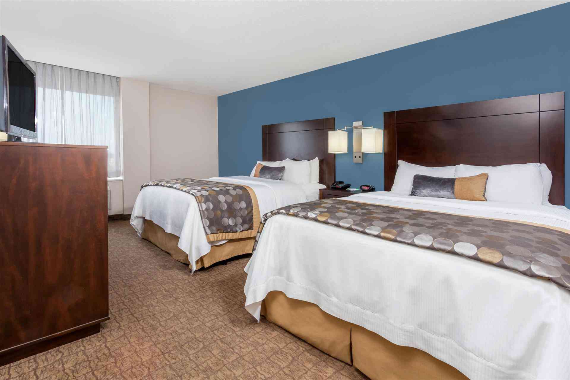 Wyndham Garden Niagara Falls Fallsview в Niagara Falls, ON