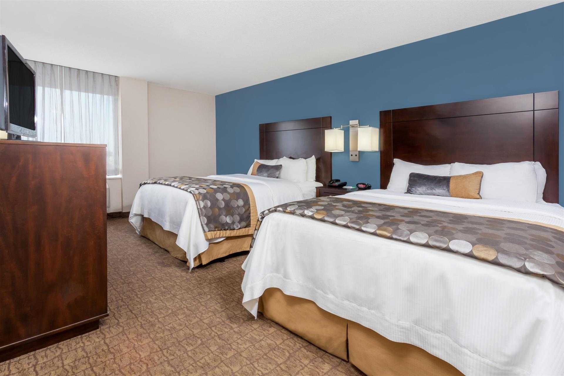 Wyndham Garden Niagara Falls Fallsview в Niagara Falls, ON