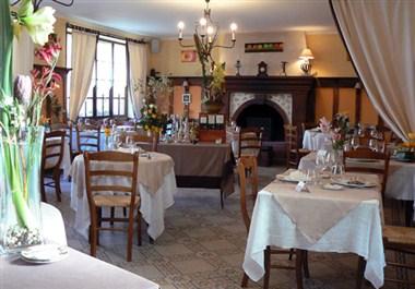 Hotel Montligeon в La Chapelle-Montligeon, FR