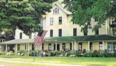 Hotel Lenhart in Bemus Point, NY