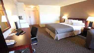 Quality Inn and Suites in High Level, AB