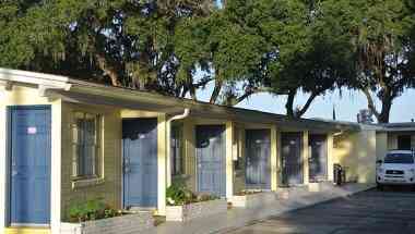 Lakeside Inn & Cafe i St. Cloud, FL