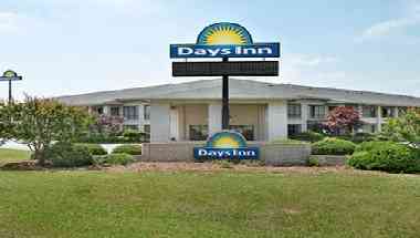Days Inn by Wyndham Spartanburg Waccamaw in Spartanburg, SC