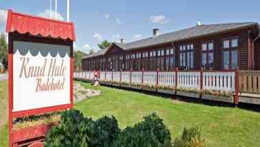 Knudhule Badehotel en Ry, DK