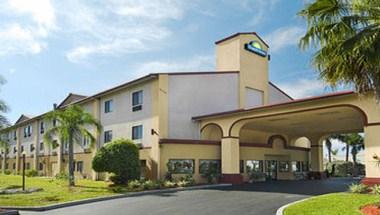 Days Inn by Wyndham Sarasota I-75 image