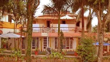 Clifton Inn in Yercaud, IN
