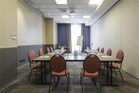 Hotel L'Elysee Val D'Europe in Serris, FR