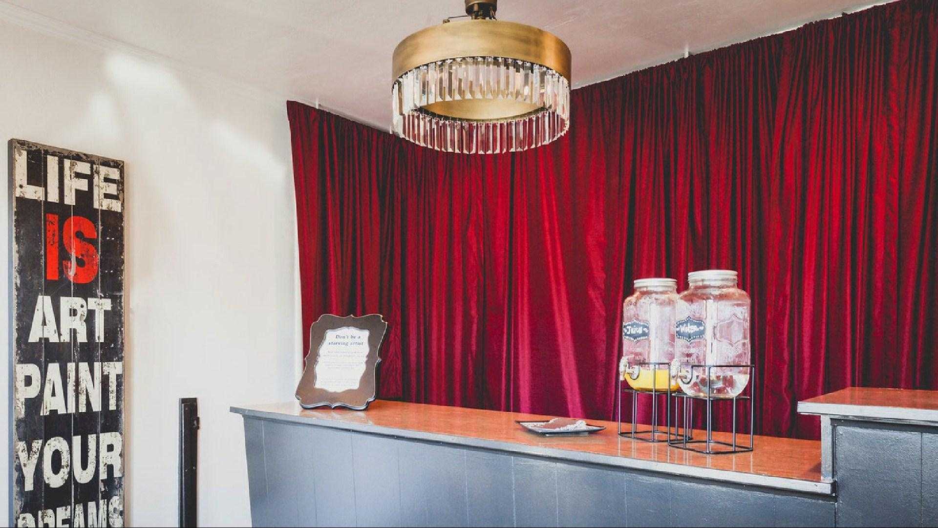 Lia Hotel, San Carlos, CA