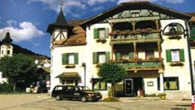 Seehotel Goldener Anker a Unterach Am Attersee, AT